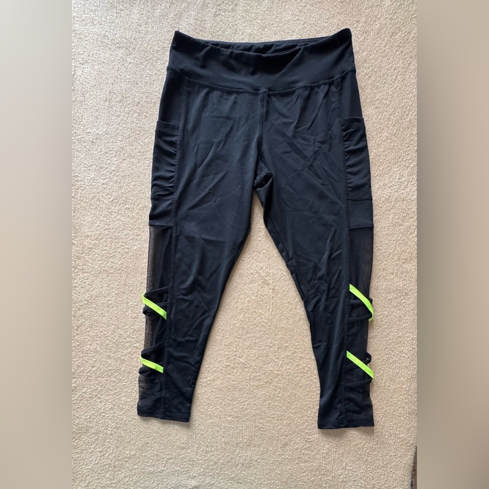Black Take A Walk Crop Leggings